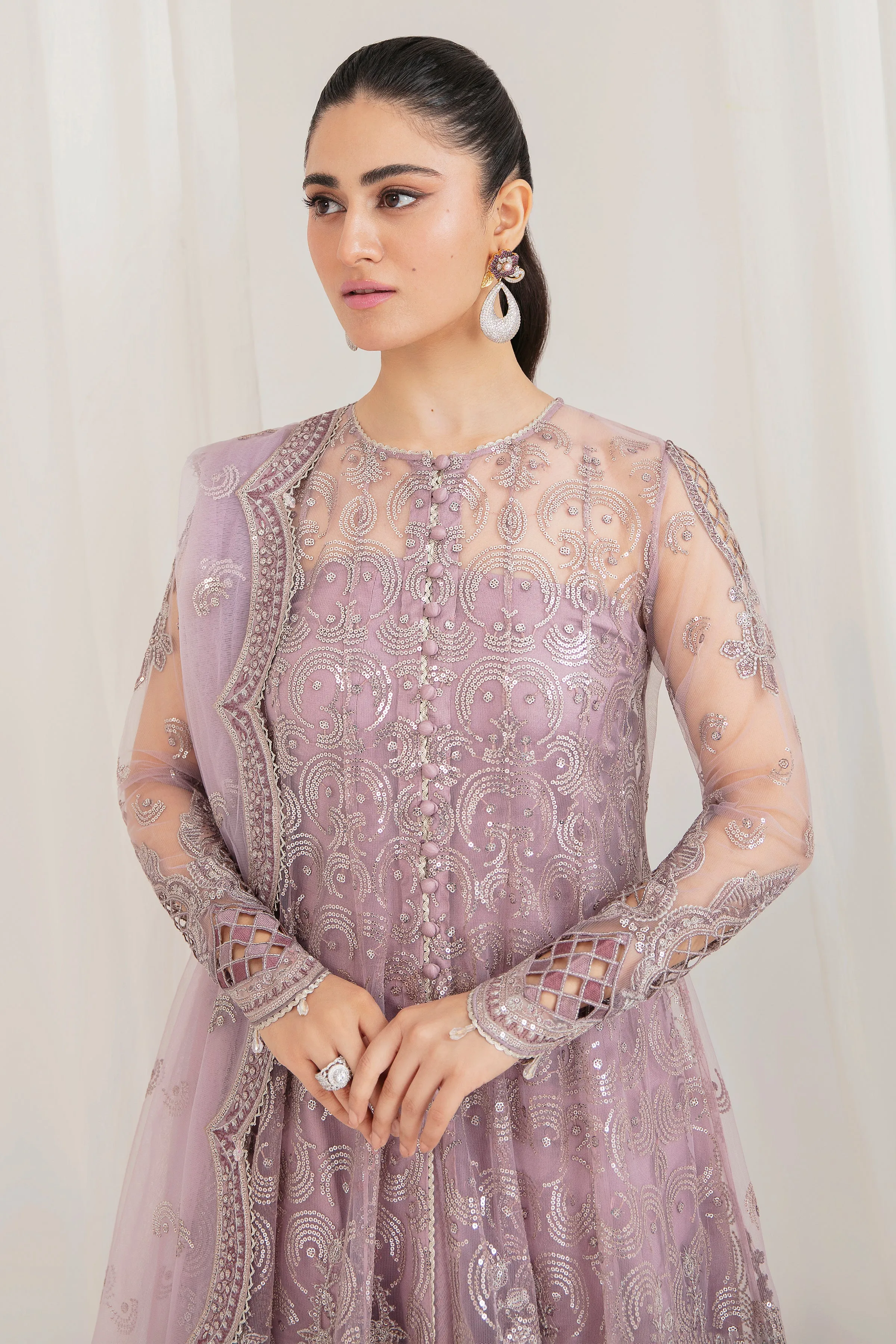 EMBROIDERED NET UN-4005