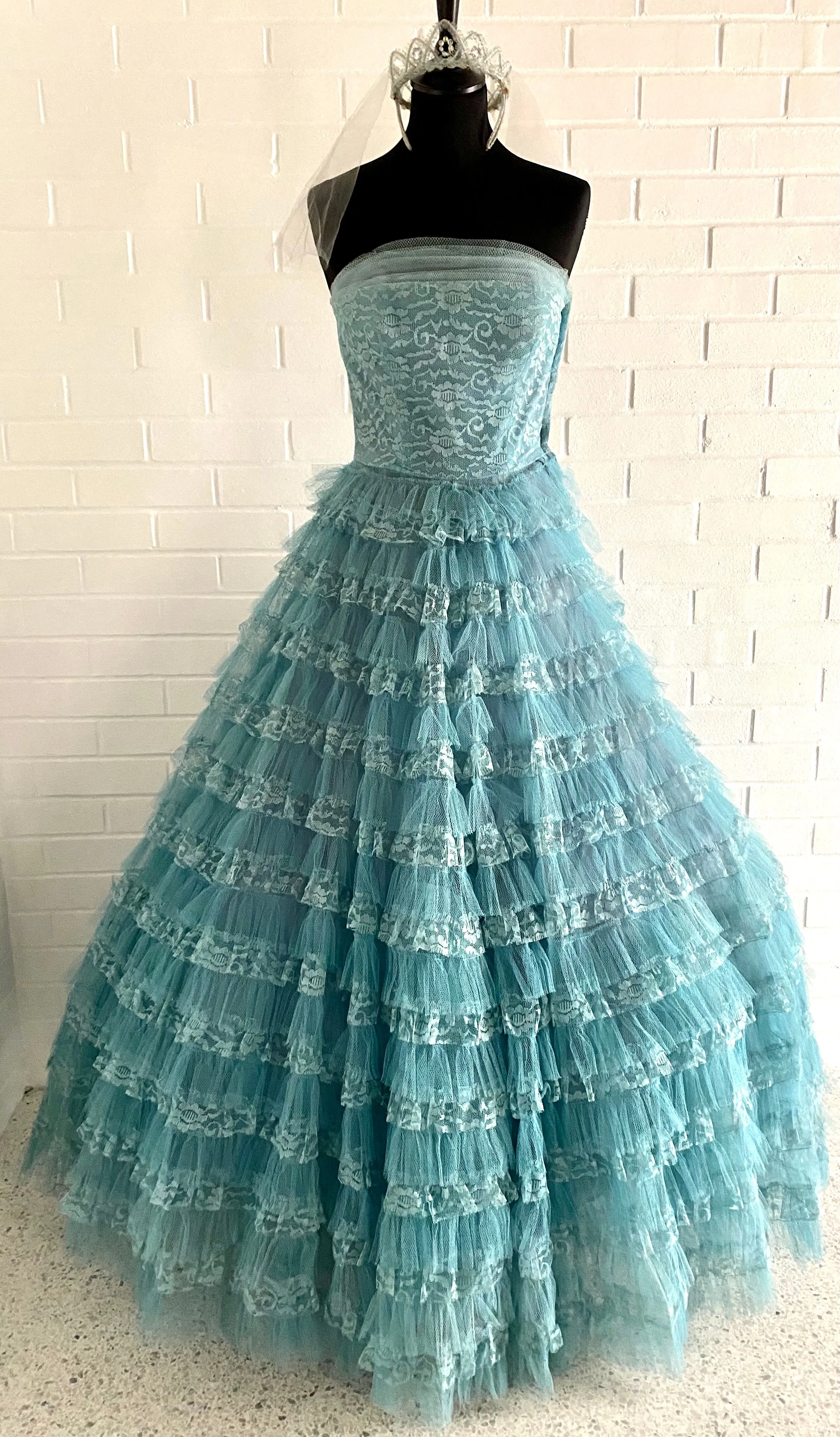 Late 50s/ Early 60s Tulle Strapless Formal Dress