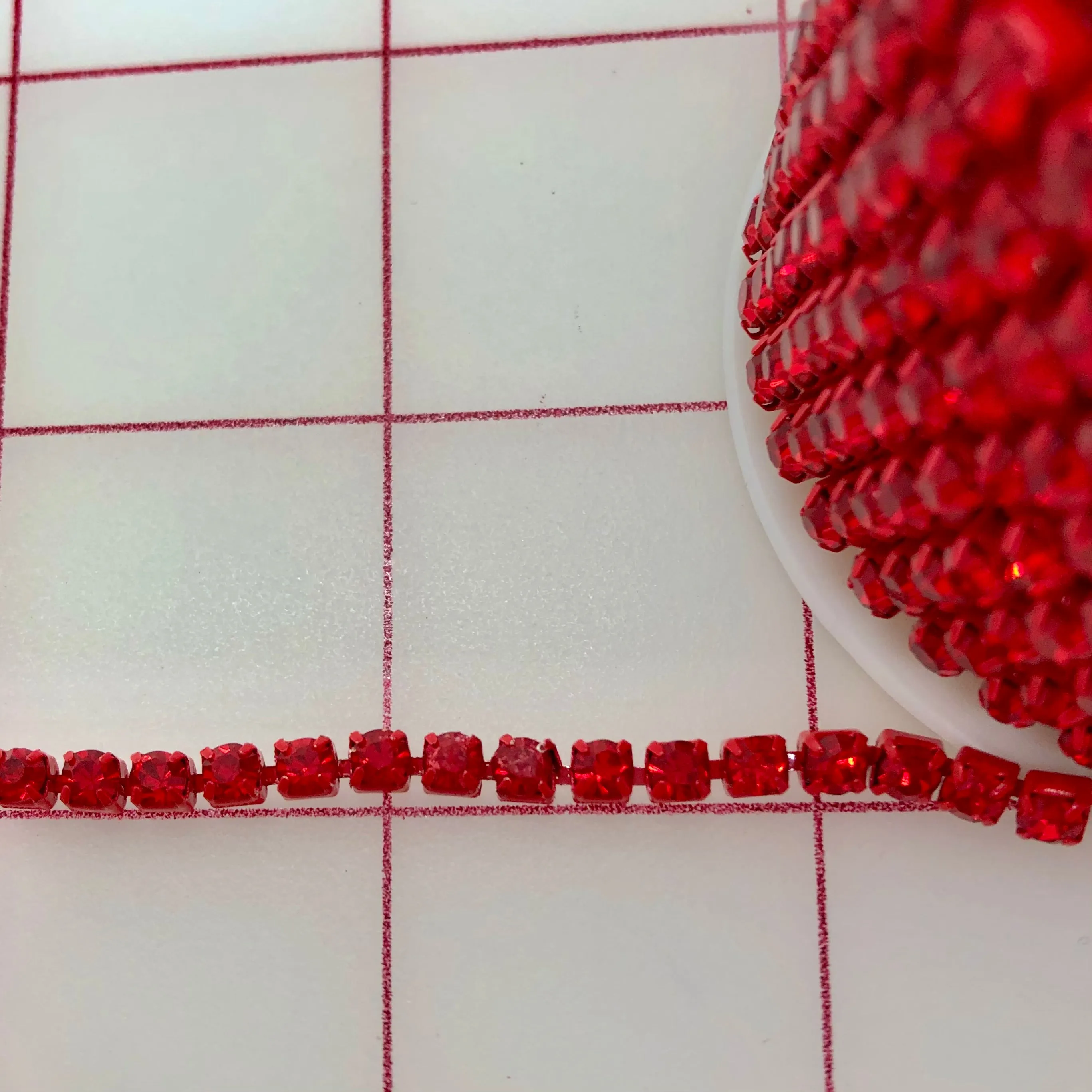 Rhinestone Trim - Cup Chain 16ss Red